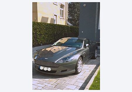 Aston Martin DB9 5.9 Touchtronic - Ein Fahrzeug mit Charakter