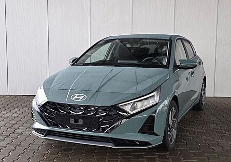 Hyundai i20 GO Plus 1.2 MPI 79 PS 5MT Sitz + Lenkrad...
