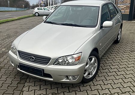 Lexus IS 200 Liebhaberstück aus beheizter Garage