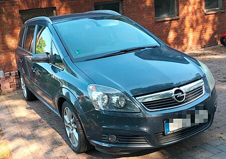 Opel Zafira 1.8 -