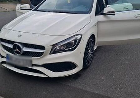 Mercedes-Benz CLA 200 AMG Line AMG Line