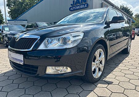 Skoda Octavia Combi Elegance|S-Dach|Alu|SHZ|PDC|Xenon