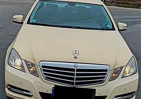 Mercedes-Benz E 200 CDI BlueEFFICIENCY -