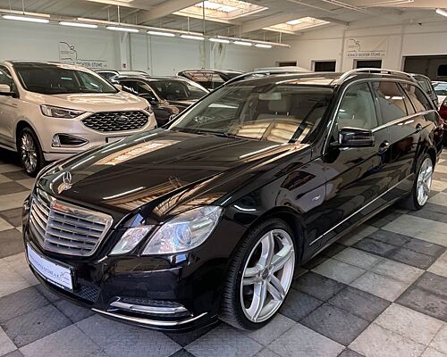 Mercedes-Benz E 220 CDI T Aut. Eleg.,Pano,Navi,Xen,Euro5,SH