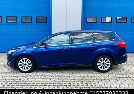 Ford Focus Turnier Titanium AHK Navi Kamera Sitzheiz
