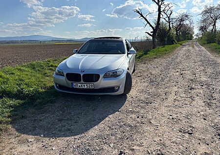 BMW 528i -