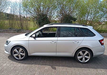 Skoda Fabia 1.2l TSI DSG 81kW Joy Combi Joy