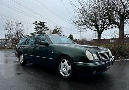 Mercedes-Benz E 230 AVANTGARDE AUTOMATIK/TÜV NEU/TOP ZUSTAND