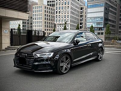 Audi S3 TFSI S tronic quattro -