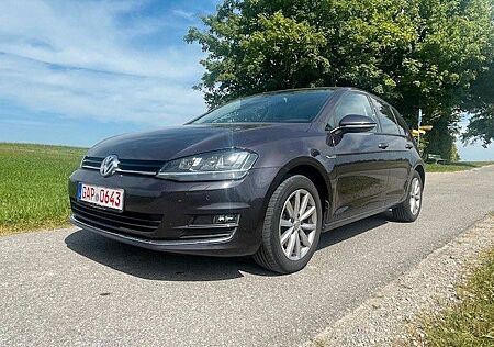 VW Golf Volkswagen VII Lim. AHK + Standheizung
