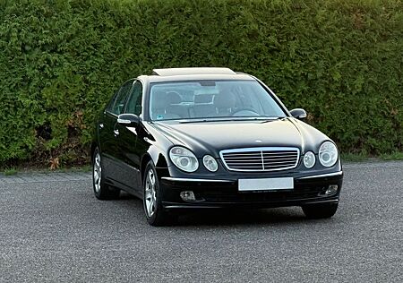 Mercedes-Benz E 320 Lim. Automatik LPG/XENON/NAVI/MEMORY/LEDER