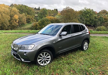 BMW X3 xDrive35i - AHK, Head-up, Panorama