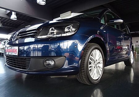 VW Touran Volkswagen TDI CUP / DSG / Navi. / SHZ / PDC / AHK