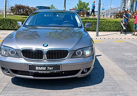 BMW 750Li A - TOP ZUSTAN !!!