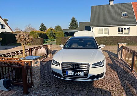 Audi A8 4.2 TDI clean diesel tiptronic quattro -