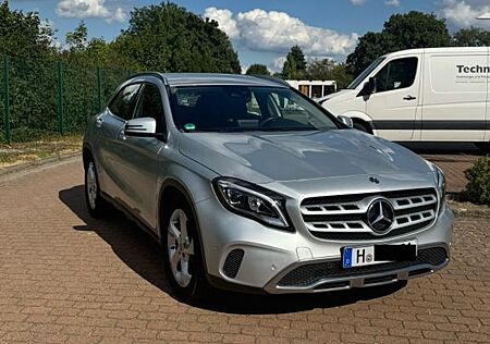Mercedes-Benz GLA 180 URBAN DCT - Top gepflegt & kaum Gefahren