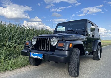 Jeep Wrangler Sport 2.5 Sport Motor + TÜV NEU Zubehör
