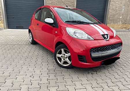 Peugeot 107 TÜV bis 07/26 | 8-Fach Bereift