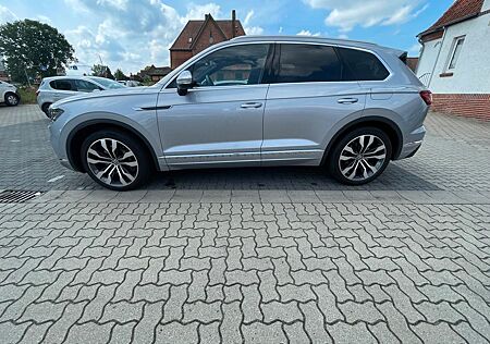 VW Touareg Volkswagen 3.0 V6 eHybrid Tüv mit Vollausstattung