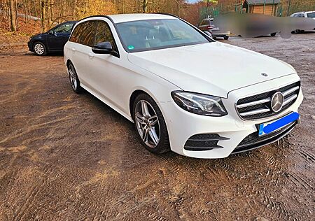 Mercedes-Benz E 220 d 4MATIC T AHK Multibeam AMG LINE