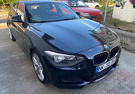 BMW 116 i Lim. 5-trg. M-Paket/Navi/SHZ/PDC