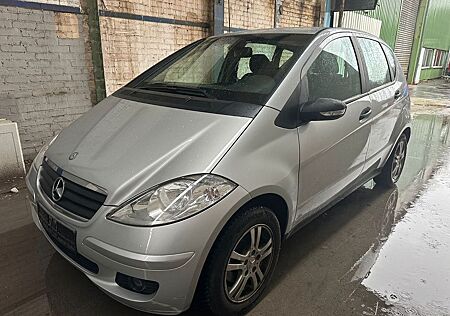 Mercedes-Benz A 150 Classic Navi Klima TÜV 07/2026 neue Reifen