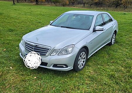 Mercedes-Benz E 200 CGI BlueEFFICIENCY AVANTGARDE w212