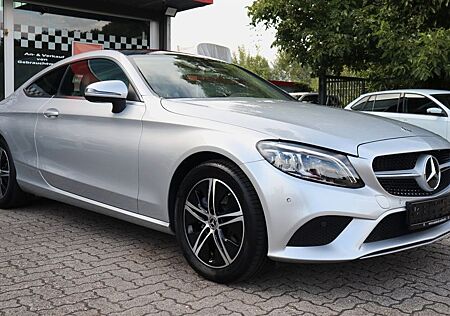 Mercedes-Benz C 200 Coupe 4Matic/MULTIBEAM LED/ NAVI/PANO