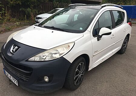 Peugeot 207 SW Sondermodell mit Navigation