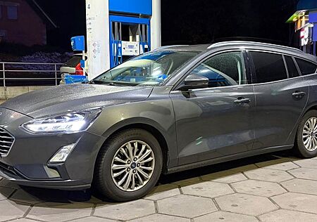 Ford Focus frischer TÜV Scheckheftgepflegt