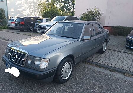 Mercedes-Benz E 230 E-Klasse W124 230E