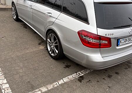 Mercedes-Benz E 220 CDI T AVANTGARDE AVANTGARDE