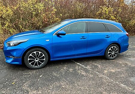 Kia Cee'd Sportswagon 1.5 T-GDI Vision, AHK abnehmb.