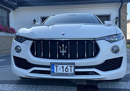 Maserati Levante 3.0 V6 350HP Modena Auto 4WD Modena