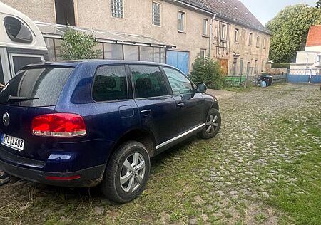 VW Touareg Volkswagen 3.0 V6 TDI Tiptronic Standard