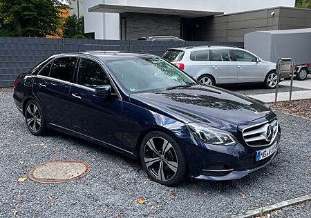 Mercedes-Benz E 300 BlueTEC 9G-Tr*LED*AHK*LUFT*DISTR*KEYL*360