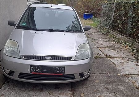 Ford Fiesta 1.4 16V Ghia