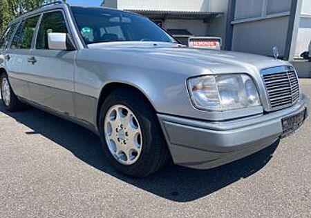 Mercedes-Benz E 220 E220T,orig.185tkm, Aut.,Klima,eSHD,KD-Heft,H-Kz.