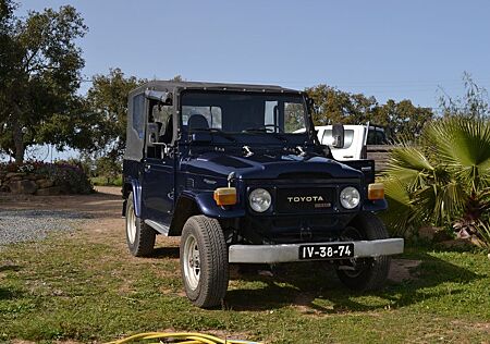 Toyota Land Cruiser BJ40 1984