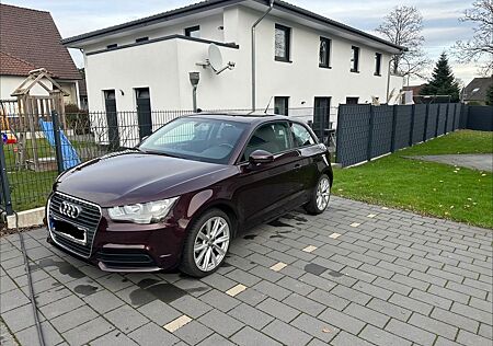 Audi A1 1.6 TDI | Sitzhz. | S-line Räder | Unfallfrei