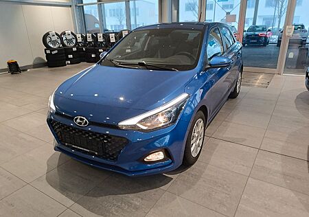 Hyundai i20 1.0 Style SpurH LM KlimaA PDC AUT KAM SHZ