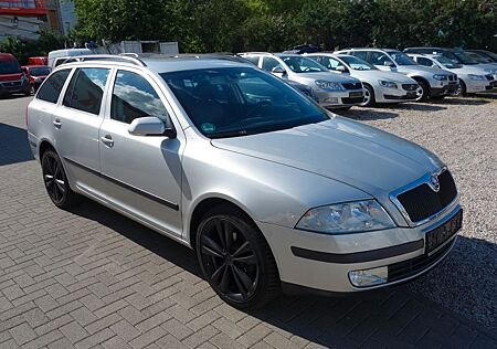 Skoda Octavia Combi 2.0FSI Elegance Automatik Leder