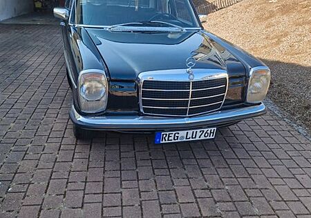 Mercedes-Benz 220 /8