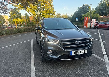 Ford Kuga 1,5 EcoBoost ST-LINE