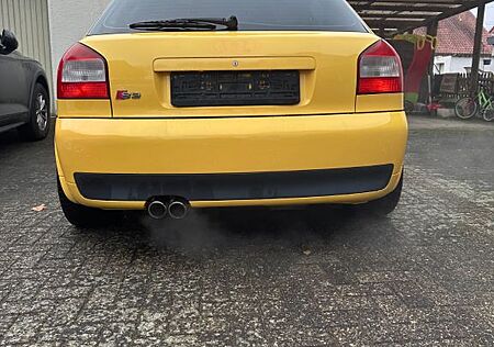 Audi S3 1.8T quattro -