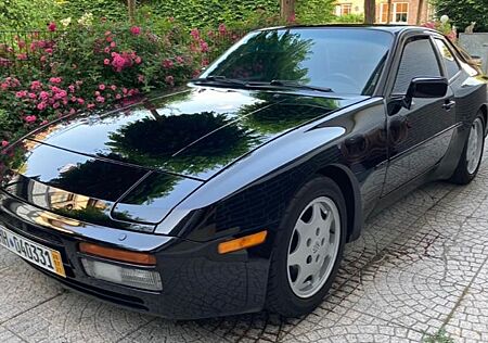 Porsche 944 S2