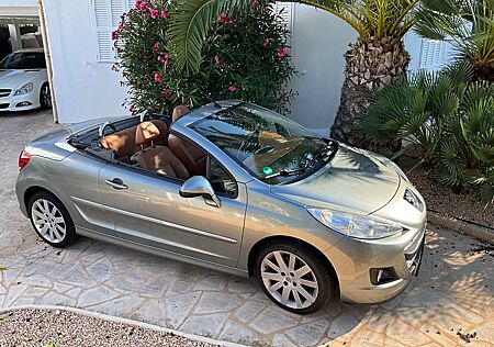 Peugeot 207 CC Platinum tolle Farbkombination TOP Zustan
