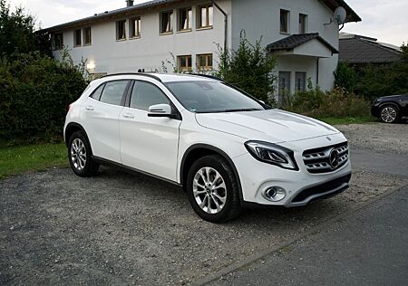 Mercedes-Benz GLA 200 ACC+360*Kamera+Carplay+NAV+Led