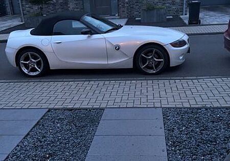 BMW Z4 2.2i - E85