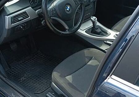 BMW 318i -Neuer TÜV , Klima, Navi, Xenon,I-Drive